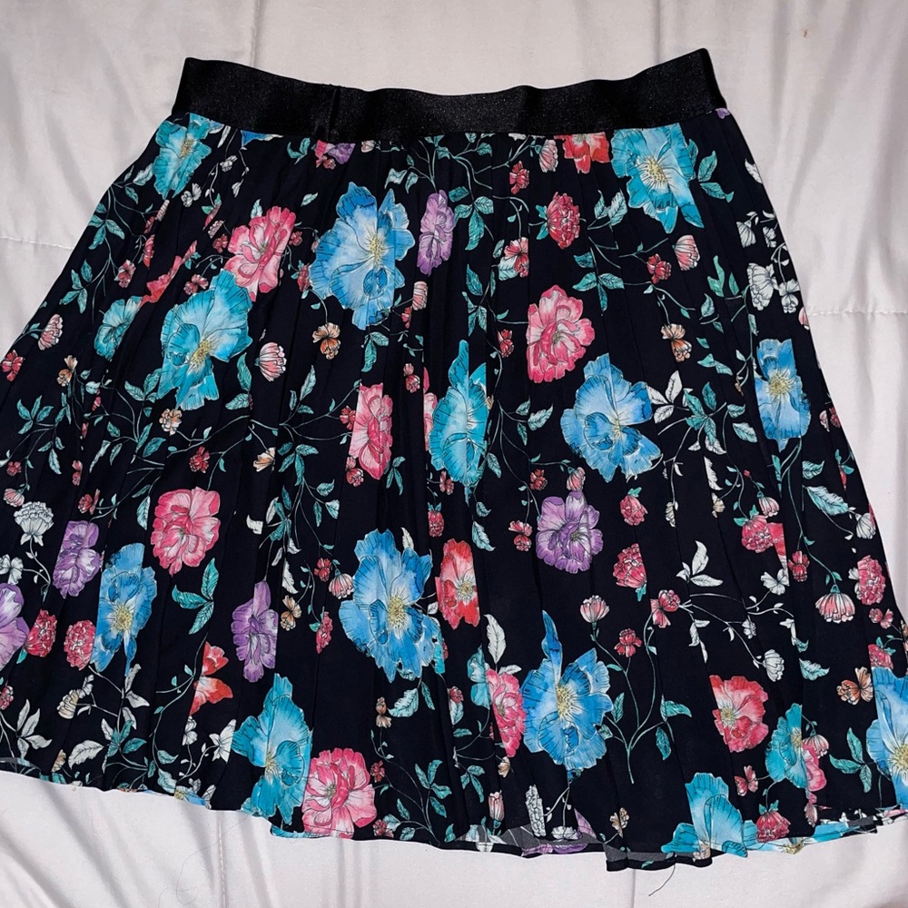 Express flowered skirt
